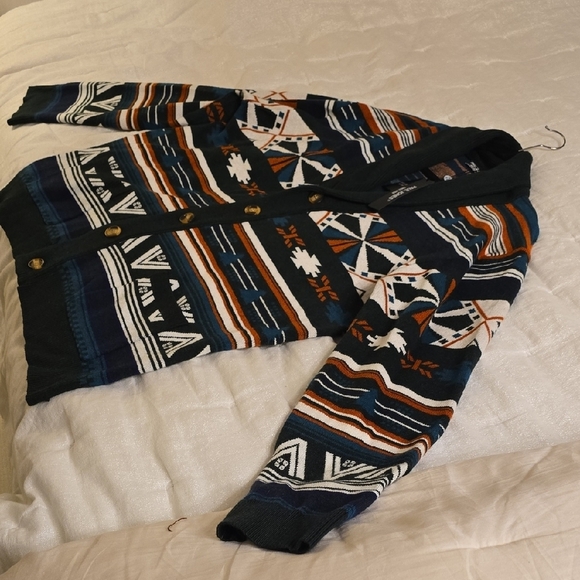 Paul Jones Men's Patterned Cardigan in Blue, Orange, and White - Picture 9 of 15